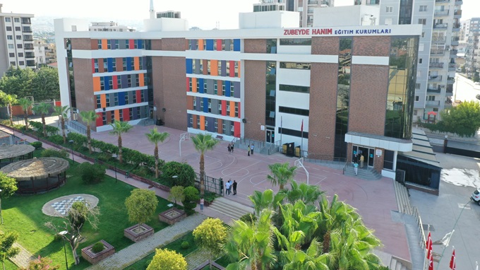 İzmir Zübeyde Hanım Koleji